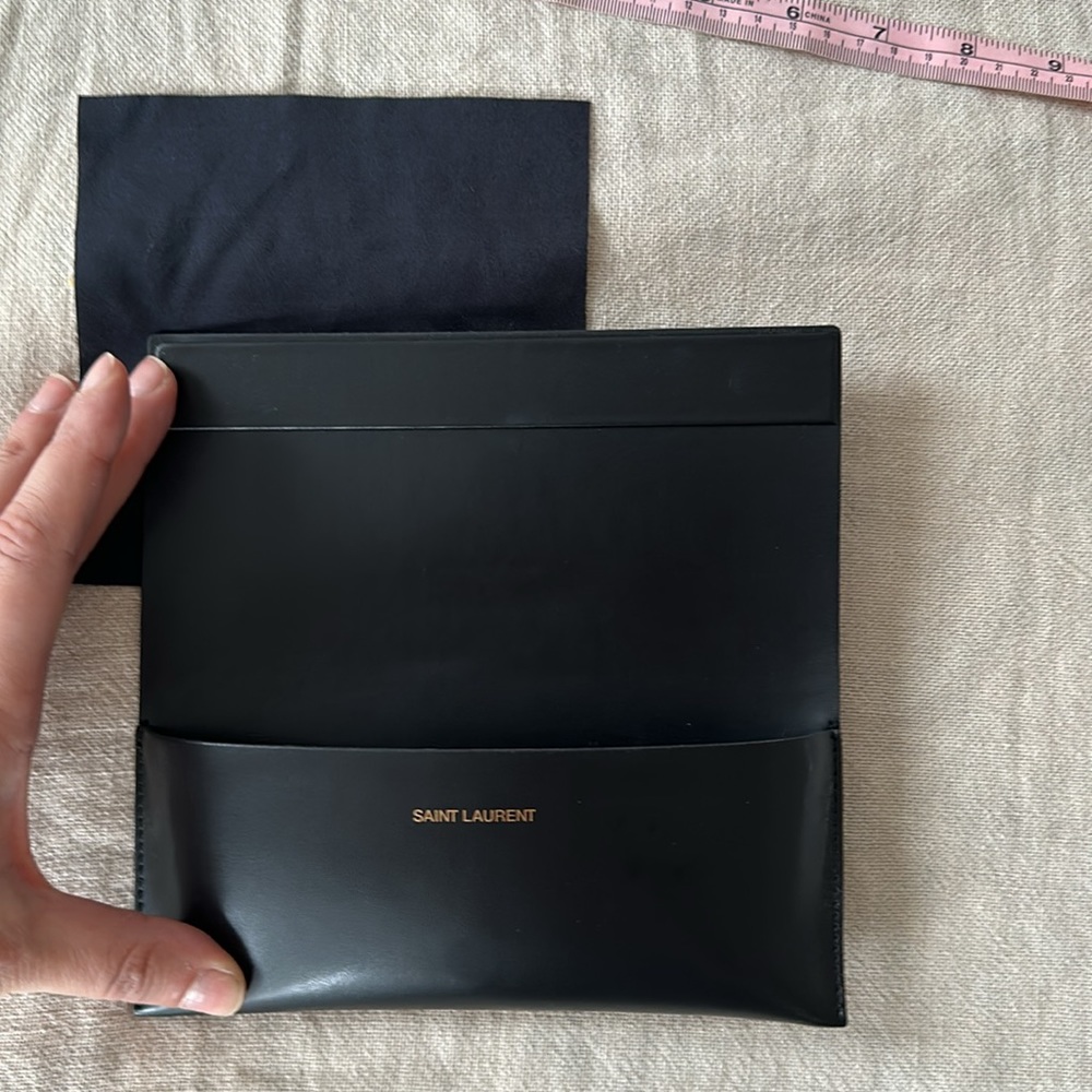 YSL BLACK SUNGLASS CASE - Picture 7 of 10